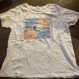 URBAN OUTFITTERS SUN AND MOON GRAPHIC TEE